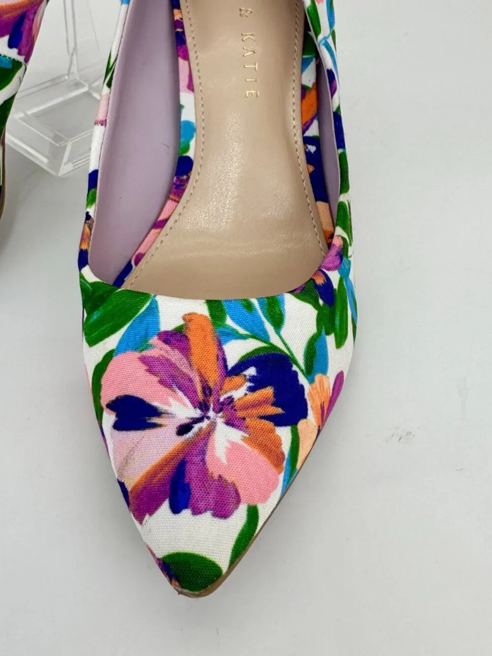 KELLY & KATIE Floral Pointed Toe Pumps Size 7M